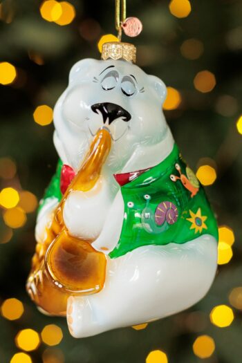 Елочные игрушки XMAS TOYS Лесные музыканты Белый медведь Концертный пиджак Саксофон музыкант Подарок Саксофонисту Зеленый пиджак с улитками