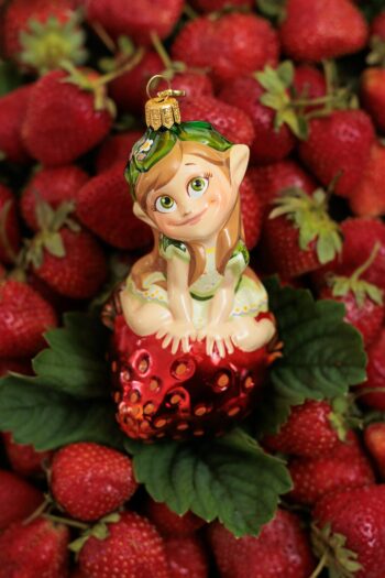 Эльф земляничка клубника садовые эльфы елочные игрушки XMAS TOYS